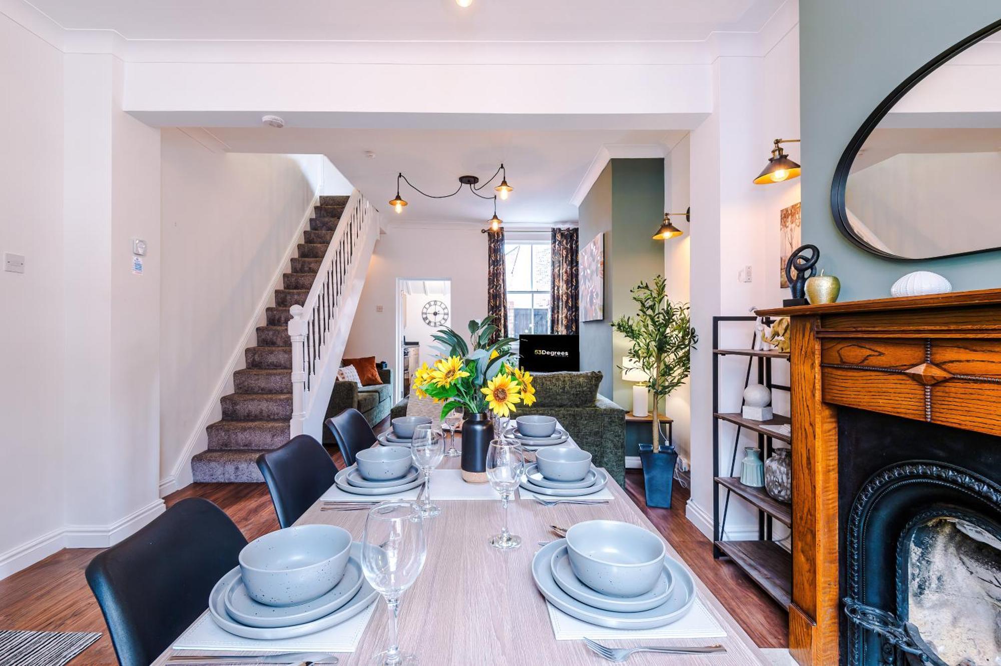New! Stunning 2-Bed City-Centre Home In Chester By 53 Degrees Property - Ideal For Couples & Groups - Sleeps 6! Ngoại thất bức ảnh