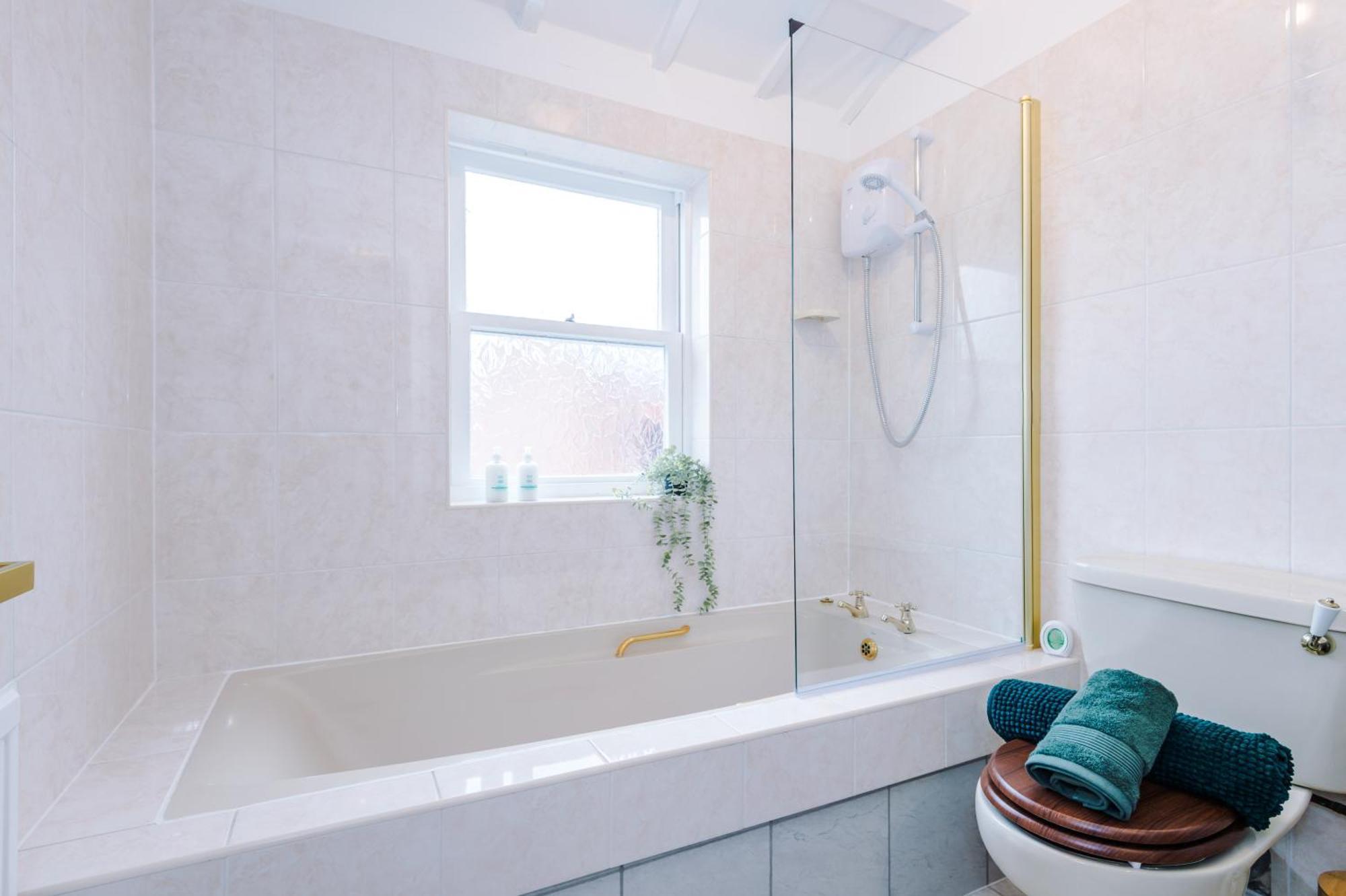 New! Stunning 2-Bed City-Centre Home In Chester By 53 Degrees Property - Ideal For Couples & Groups - Sleeps 6! Ngoại thất bức ảnh