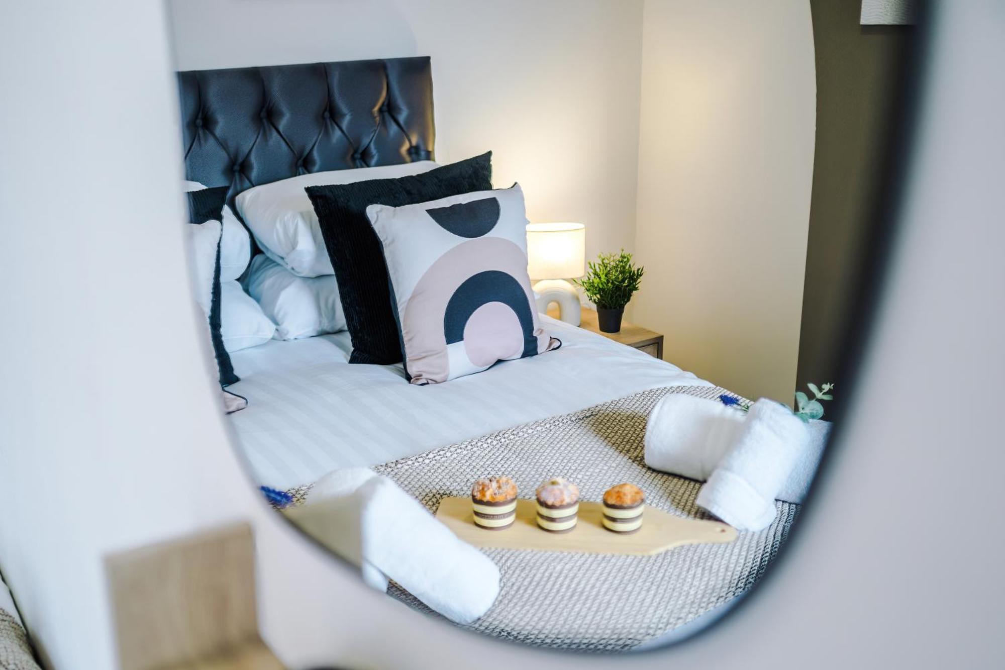 New! Stunning 2-Bed City-Centre Home In Chester By 53 Degrees Property - Ideal For Couples & Groups - Sleeps 6! Ngoại thất bức ảnh