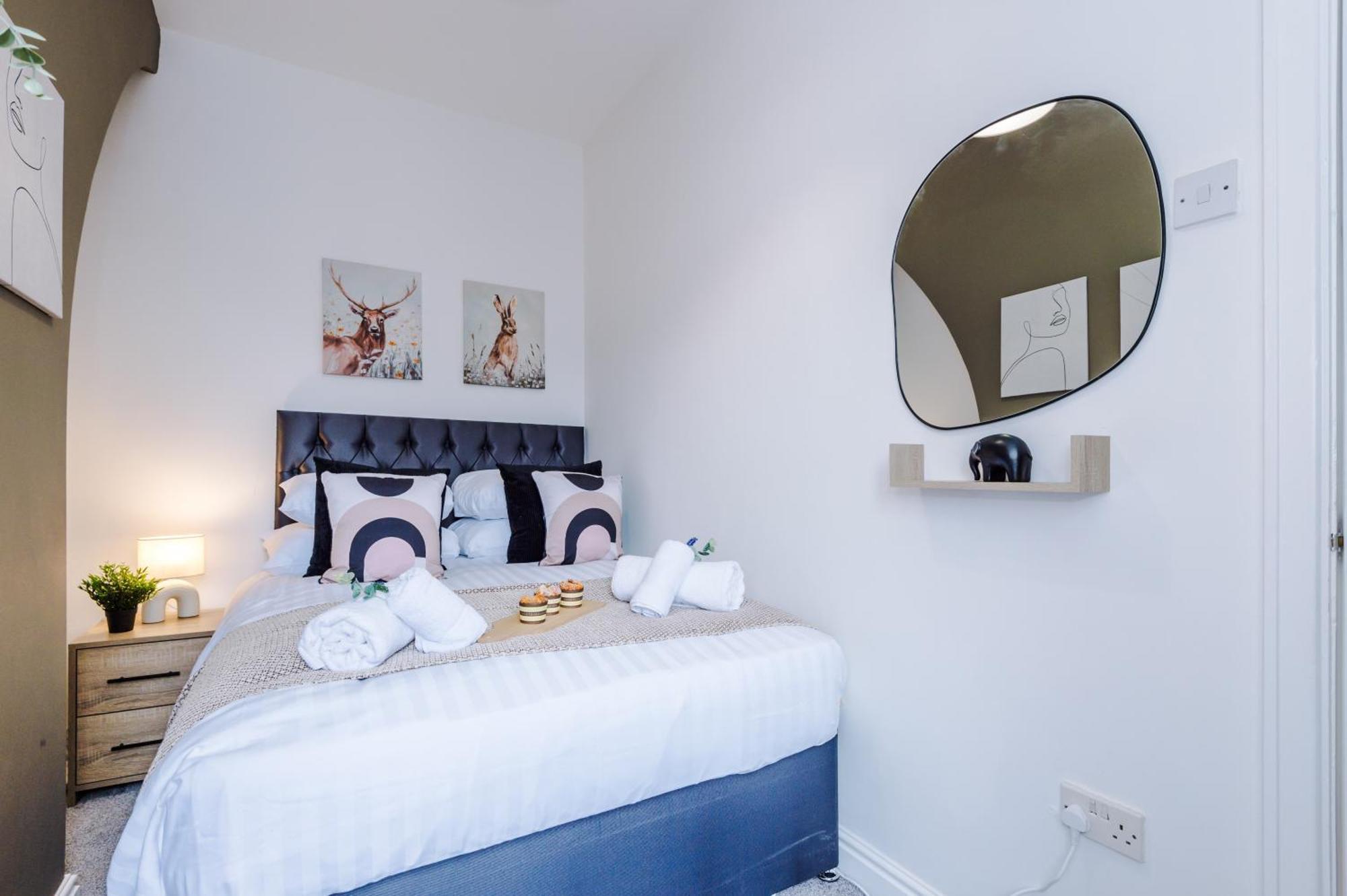 New! Stunning 2-Bed City-Centre Home In Chester By 53 Degrees Property - Ideal For Couples & Groups - Sleeps 6! Ngoại thất bức ảnh