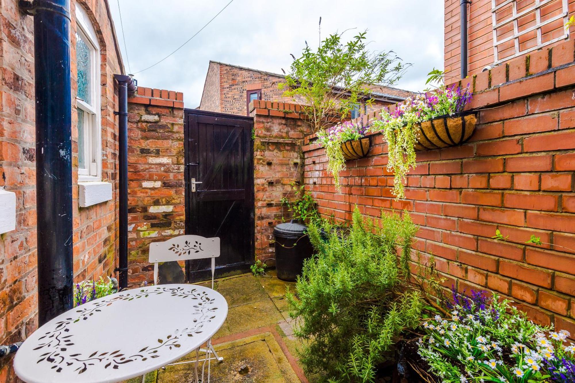 New! Stunning 2-Bed City-Centre Home In Chester By 53 Degrees Property - Ideal For Couples & Groups - Sleeps 6! Ngoại thất bức ảnh